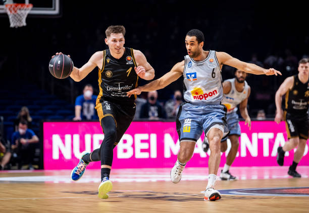 亚历山大持 亚历山大持