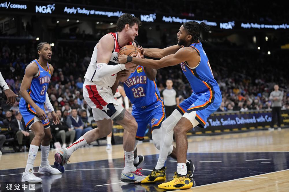 这位年轻的 这位年轻的